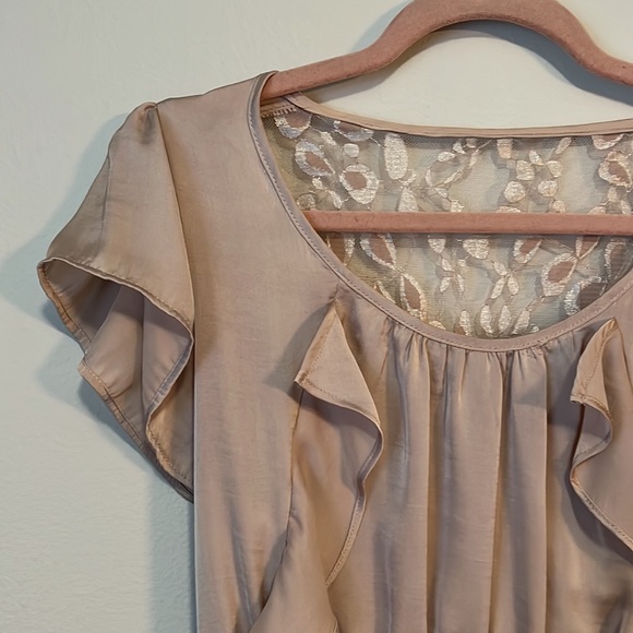 Soft pink satin top - Picture 2 of 4